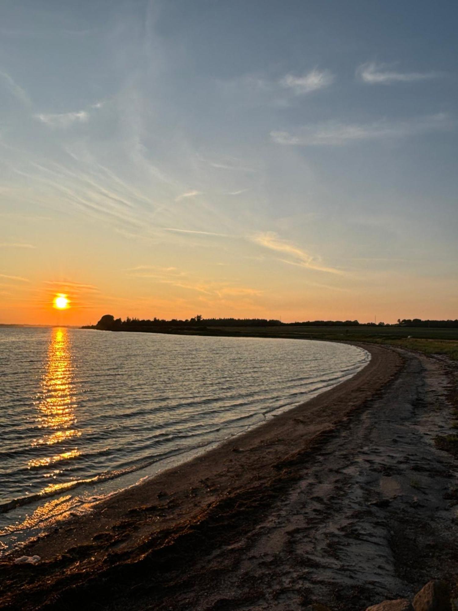 Nedlagt Gard I Naturen Med Ro Og Fred Og Samtidig Taet Pa Strand Og Fiskeri Og Indkobsmuligheder Nordborg Esterno foto